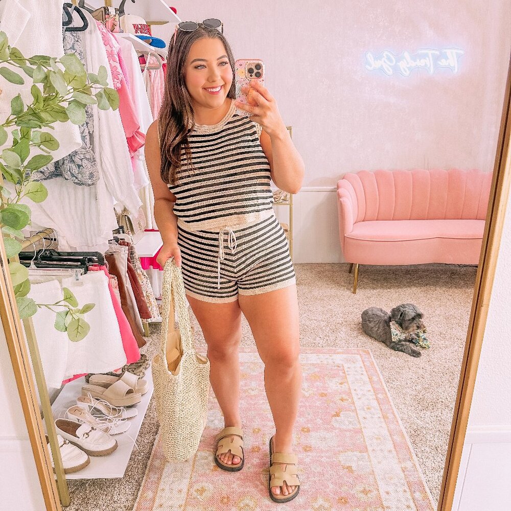 SHEIN WYWH Striped Texture Casual Vacation Knit Vest & Shorts 2pcs Set